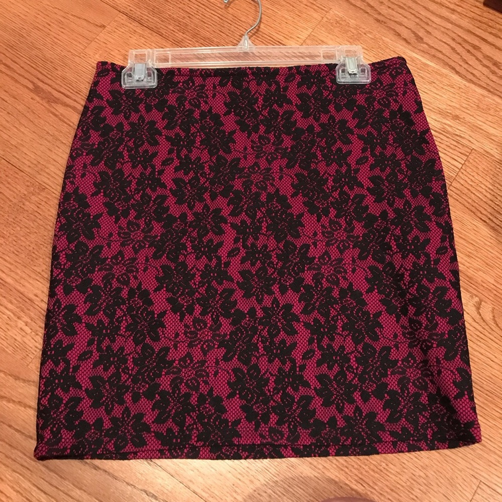 Lace skirt